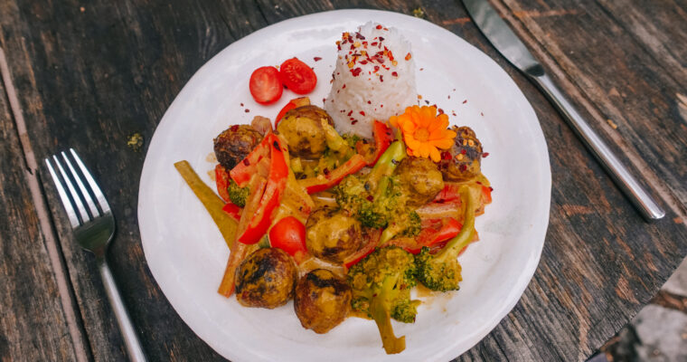 Indisches Gemüsecurry mit Plant Balls